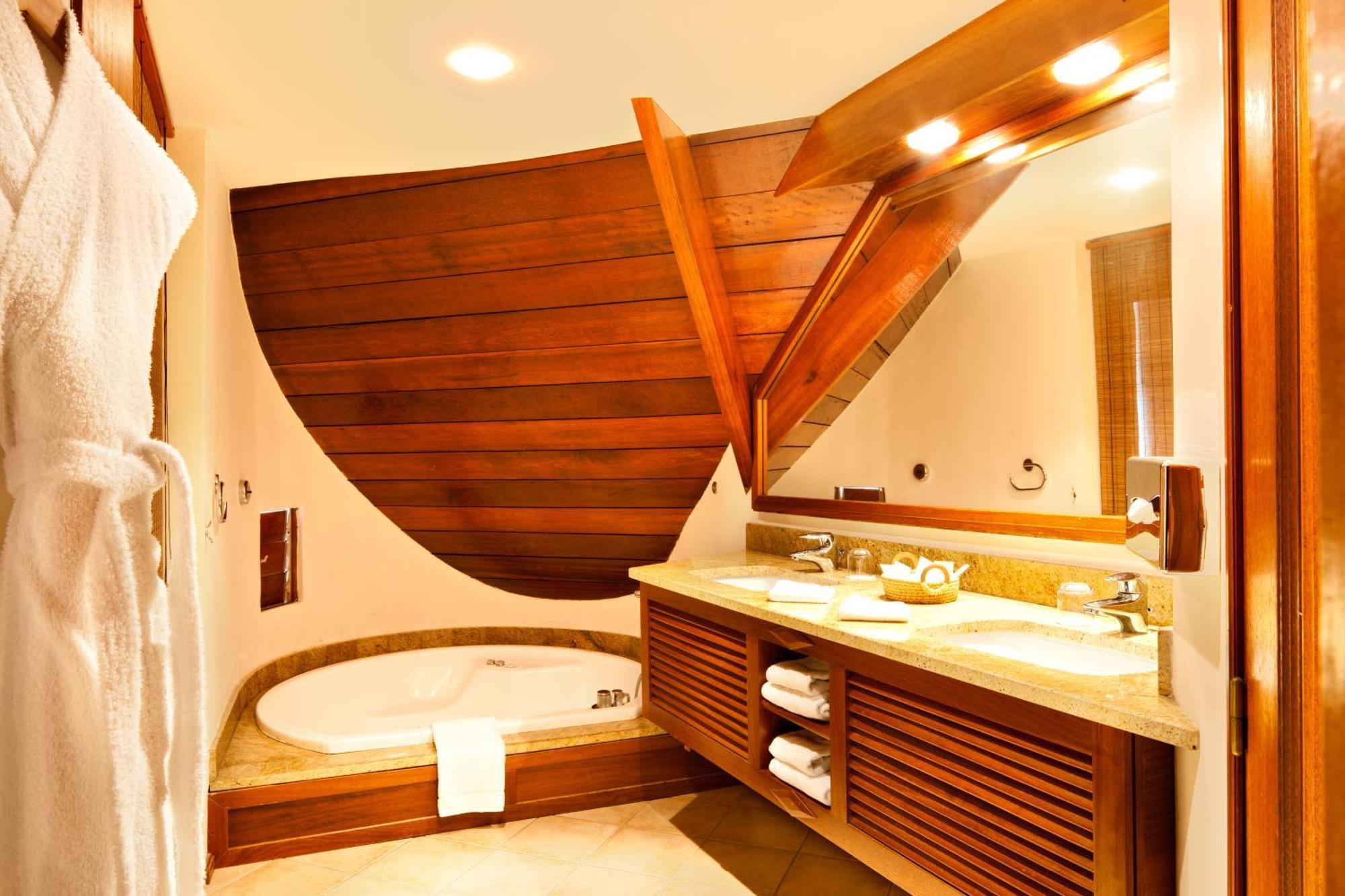 Le Saint Alexis **** Hotel & Spa Exteriör bild